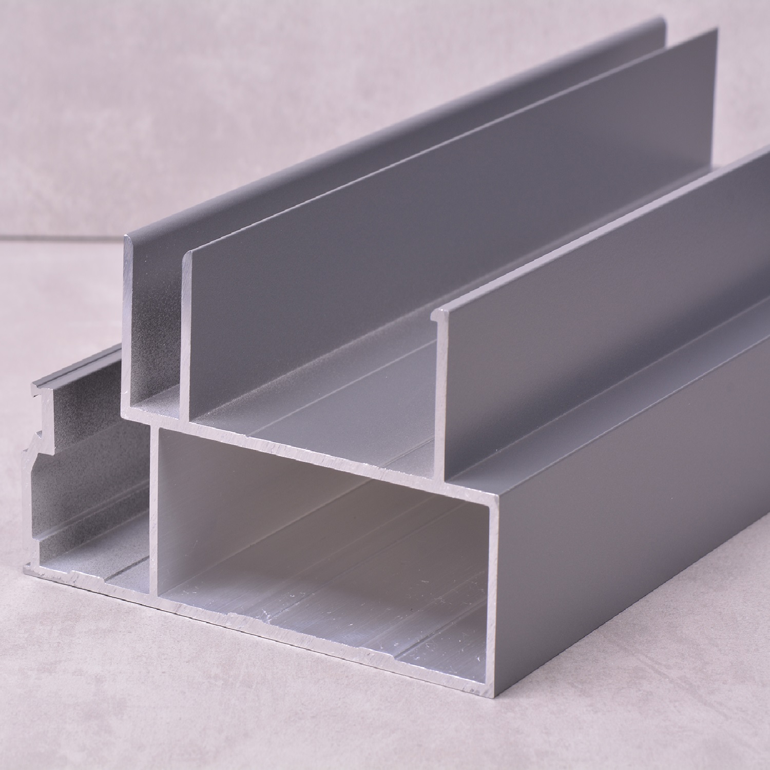 Dostosowane profile aluminiowego systemu ścian osłonowych
