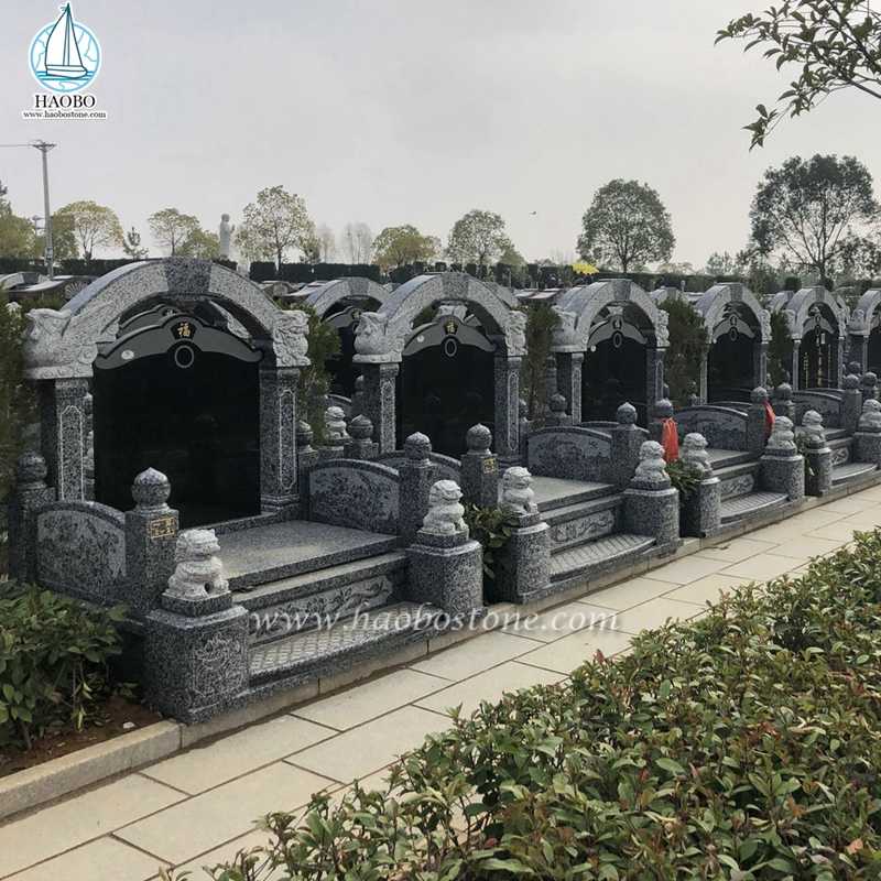 Cmentarz z granitowym rzeźbionym lwem w stylu azjatyckim
