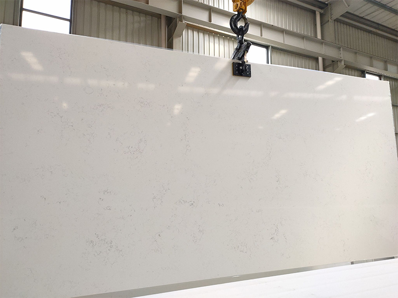 White Carrara Engineered Quartz Stone Slab Cena fabryczna
