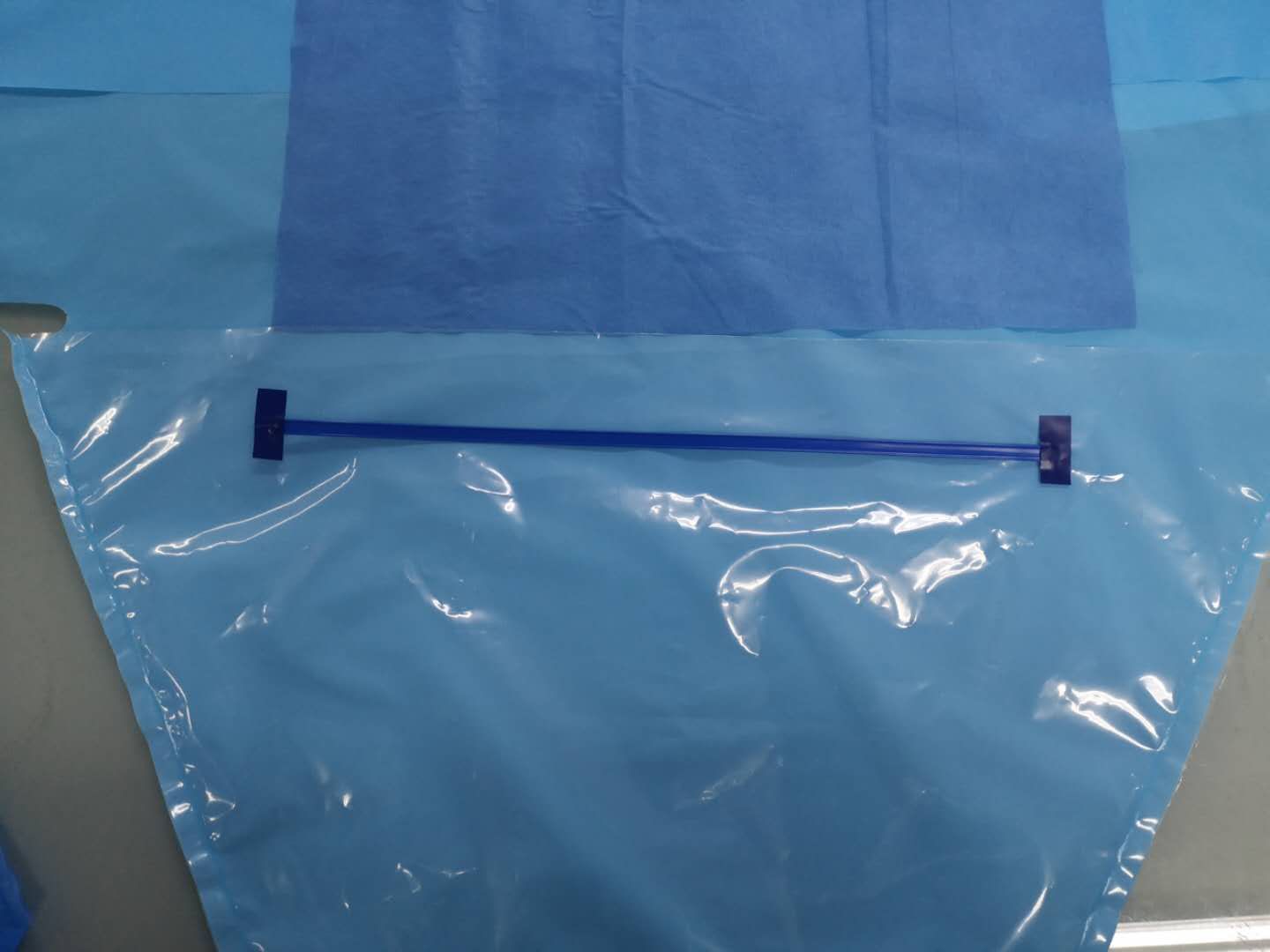 Jednorazowa medyczna serweta chirurgiczna Sterylna serweta pod pośladki z etui
