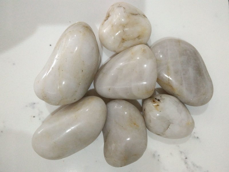 Polerowany biały kamień kamyczkowy 3-5 cm
