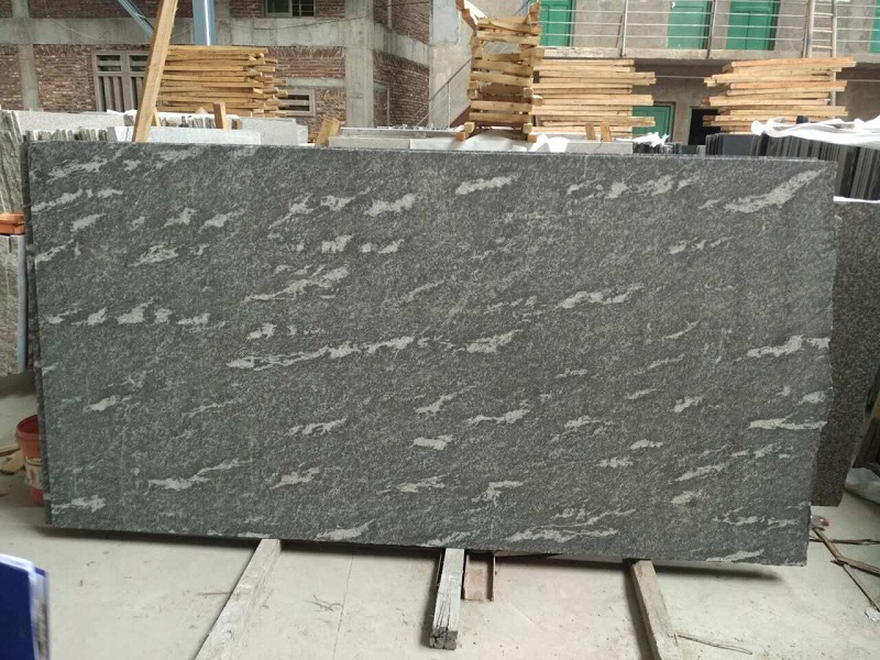 Śnieżno-szare płyty granitowe o niestandardowym rozmiarze szarego granitu
