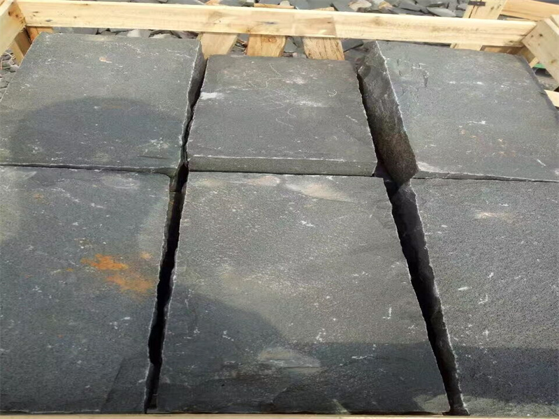 Chiny Czarne płytki z kamienia bazaltowego Cobble Cube Stone
