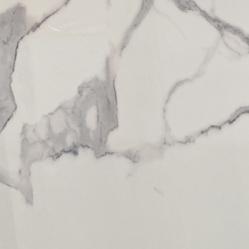 Biały sztuczny marmur Calacatta
