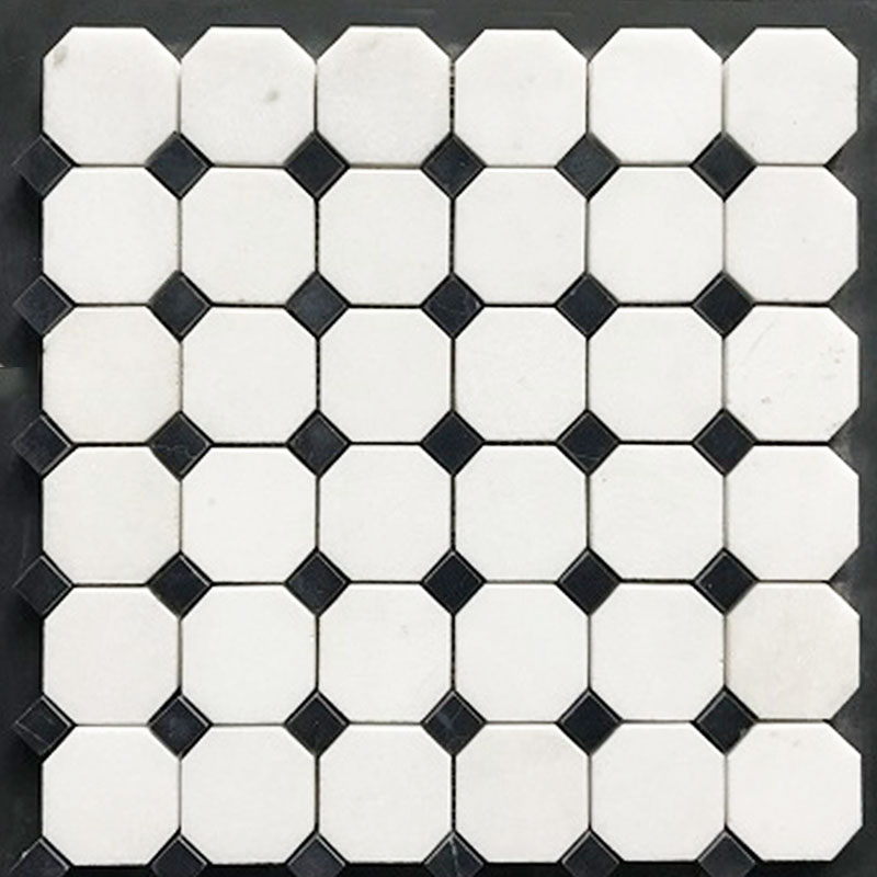 Płytki mozaikowe z białego marmuru
