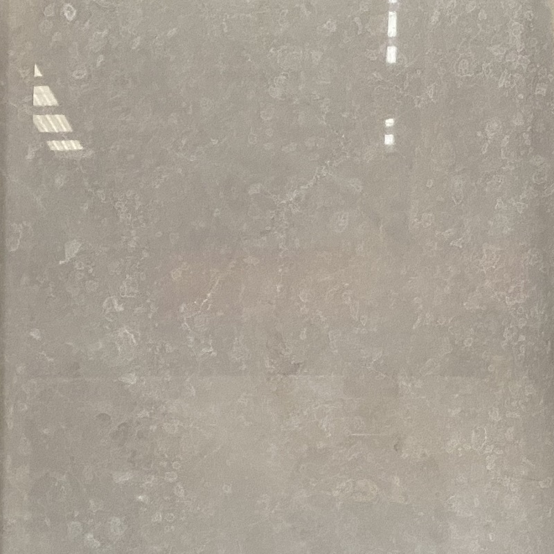 Polerowane marmurowe płyty Crema Uno w kolorze beżowym
